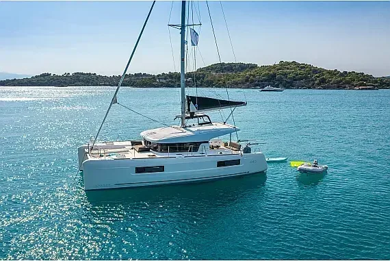 Lagoon 40 in Porto Heli - image 1