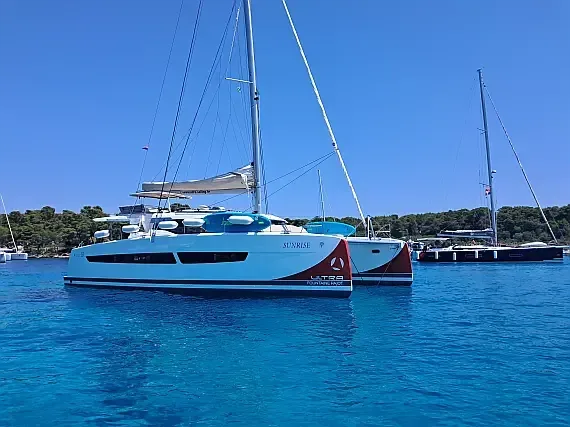 Aura 51 in Seget Donji / Marina Baotić - image 1