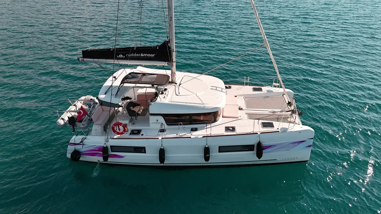 Lagoon 40 in Marmaris / Albatros Marina - image 1