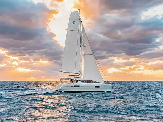 Lagoon 42 in Corsica / Propriano / Port of Propriano - image 1