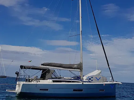 Dufour 390 Grand Large in Sardinia / Portisco / Marina di Portisco - image 1
