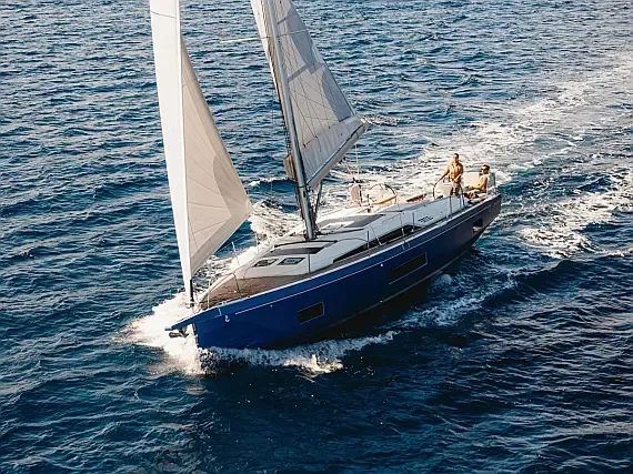Oceanis 47 in Sardinia / Portisco / Cala dei Sardi - image 1