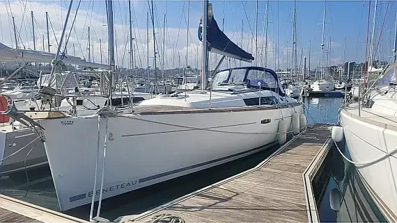 Oceanis 37 in Saint-Quay-Portrieux / Port d'Armor - image 1