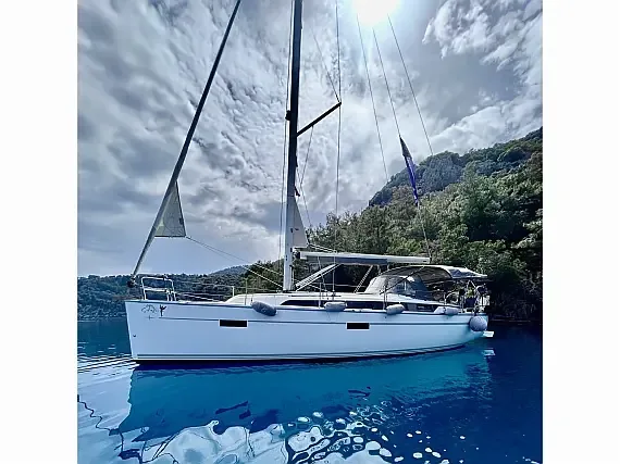 Bavaria Cruiser 37 in Fethiye / Ece Marina - image 1