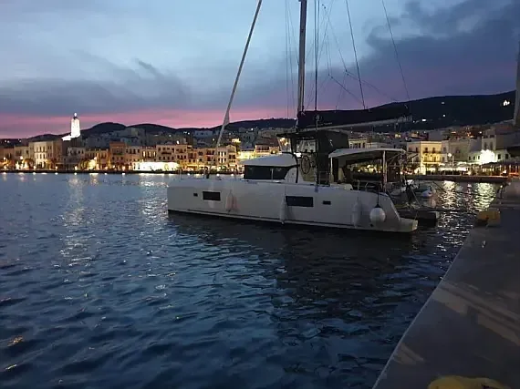 Lagoon 42 in Lavrion / Olympic Marina - image 1