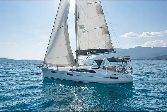 Oceanis 41.1 in Lefkada / D-Marin Marina Lefkas - image 1