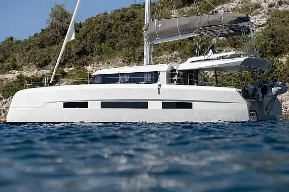 Dufour Catamaran 48 in Primošten / Marina Kremik - image 1