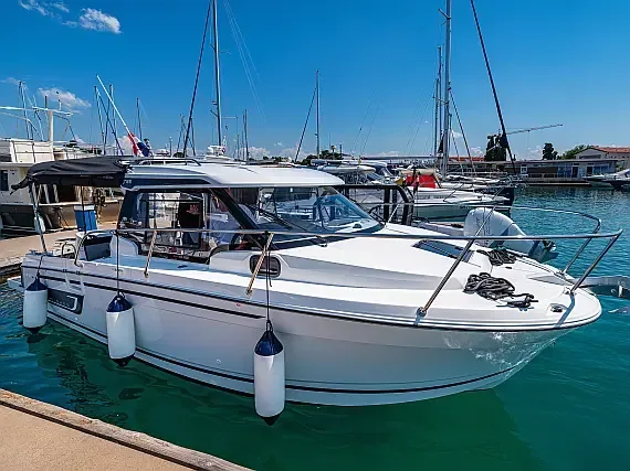 Merry Fisher 795 in Novigrad Dalmatia - image 1