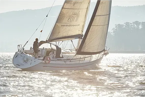 Bavaria 38 in Vigo / Real Club Nautico de Vigo - image 1