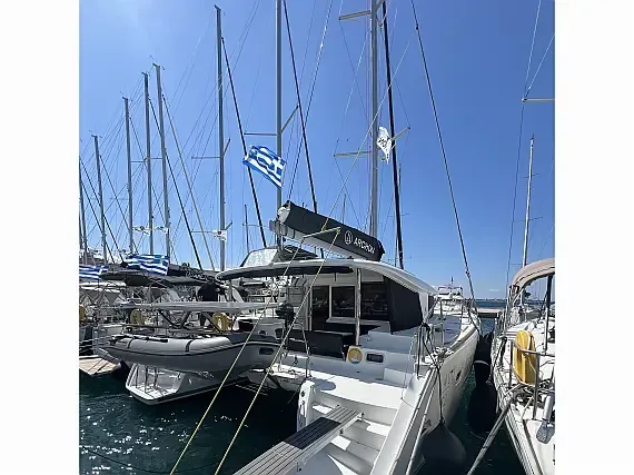 Lagoon 400 S2 in Rhodes New Marina - image 1