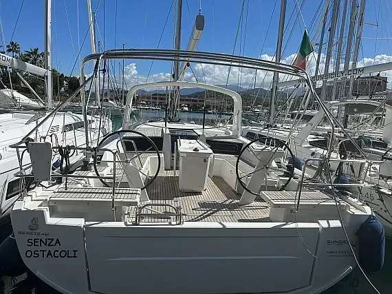 Oceanis 46.1 in Sicily / Furnari / Marina Portorosa - image 1