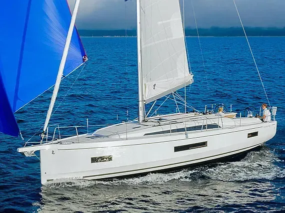 Oceanis 40.1 in Preveza Main Port - image 1