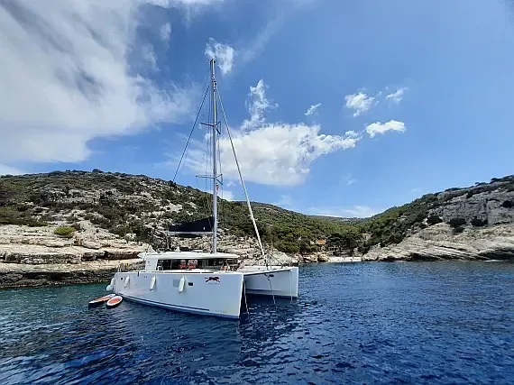 Lagoon 450 Fly in Kaštel Gomilica / Marina Kaštela - image 1