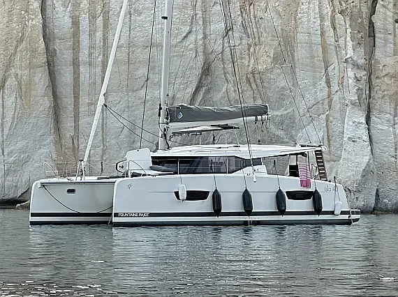 Isla 40 in Paros port - image 1