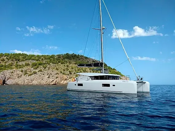Lagoon 42 in Ibiza / Sant Antoni de Portmany Port - image 1