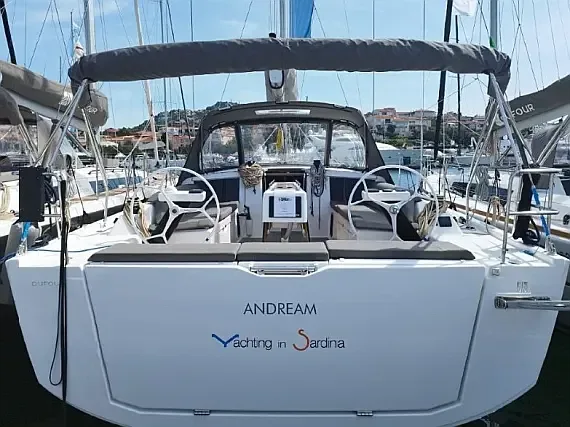 Dufour 430 in Sardinia / Portisco / Marina di Portisco - image 1